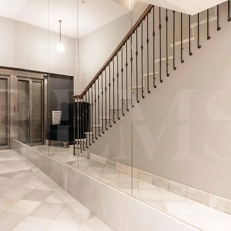 Appartamento Penthouse With Private Rooftop In The Heart Of By Rems Málaga