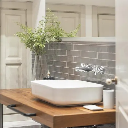 Penthouse With Private Rooftop In The Heart Of By Rems *