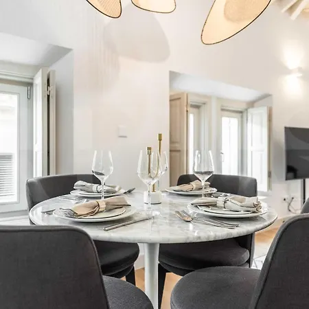 Appartamento Penthouse With Private Rooftop In The Heart Of By Rems